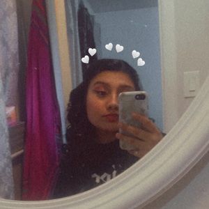 Meet your Posher, Desiree